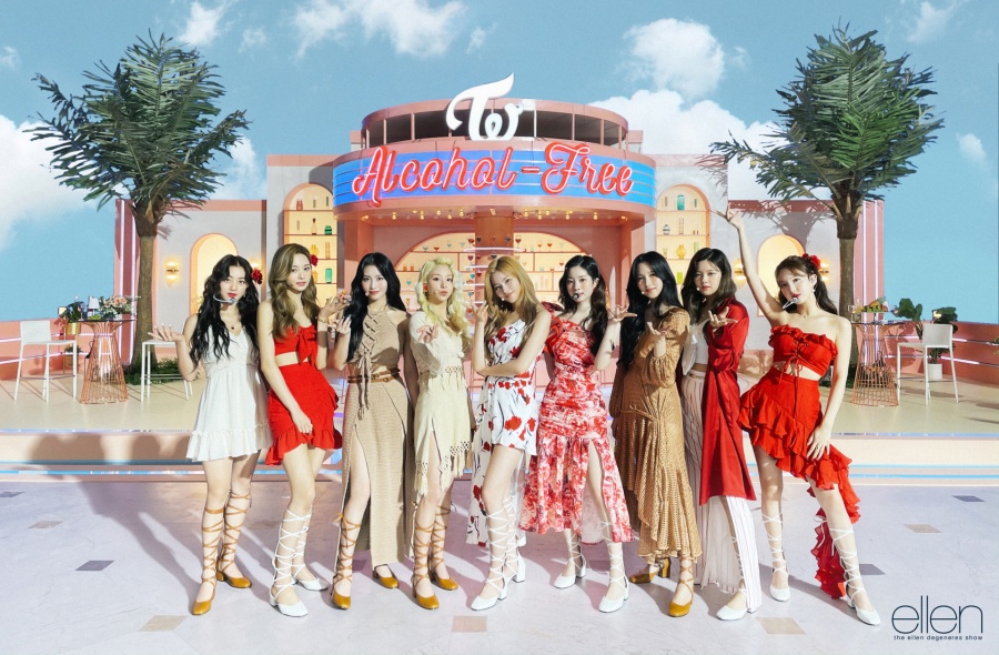 트와이스, 美 '엘렌쇼'서 '알콜-프리' 무대 첫 공개…"여름 축제 시작"