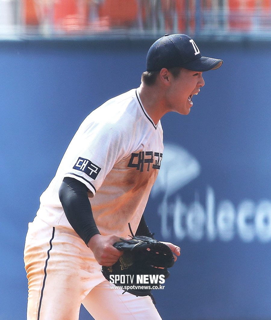 [포토S] 대구고 전영준, 승리 확정 짓고 포효!