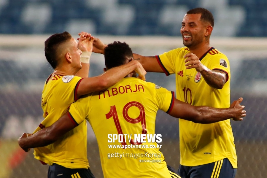 [코파 REVIEW] 마법 같은 세트피스! 콜롬비아, 에콰도르 1-0 꺾고 ‘대회 첫 승’