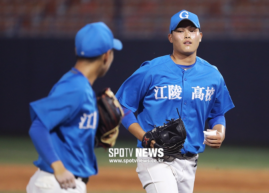 [포토S] 강릉고 최지민, 무실점 투구