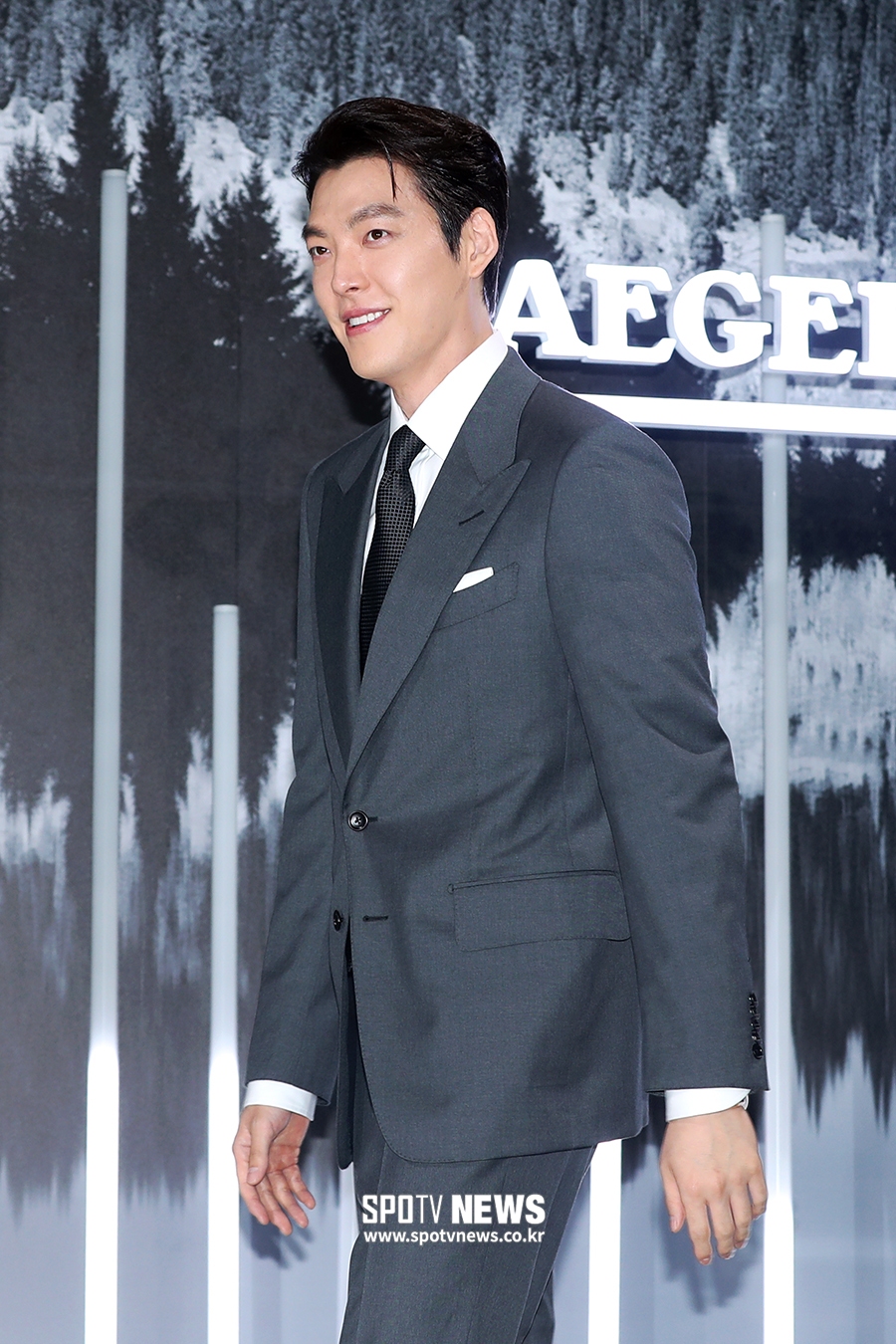 [포토S] 김우빈, '퇴장도 멋있어'