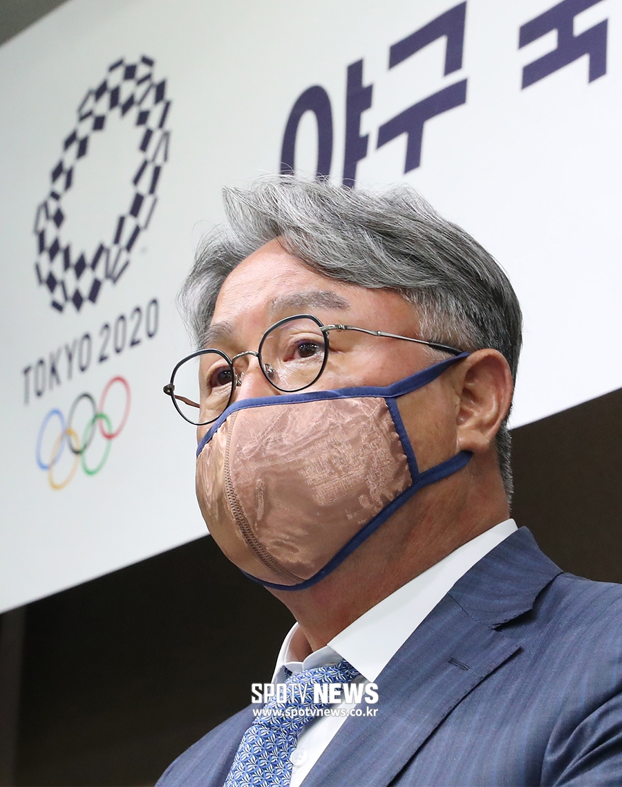 [포토S] 도쿄 올림픽 명단 발표하는 김경문 감독