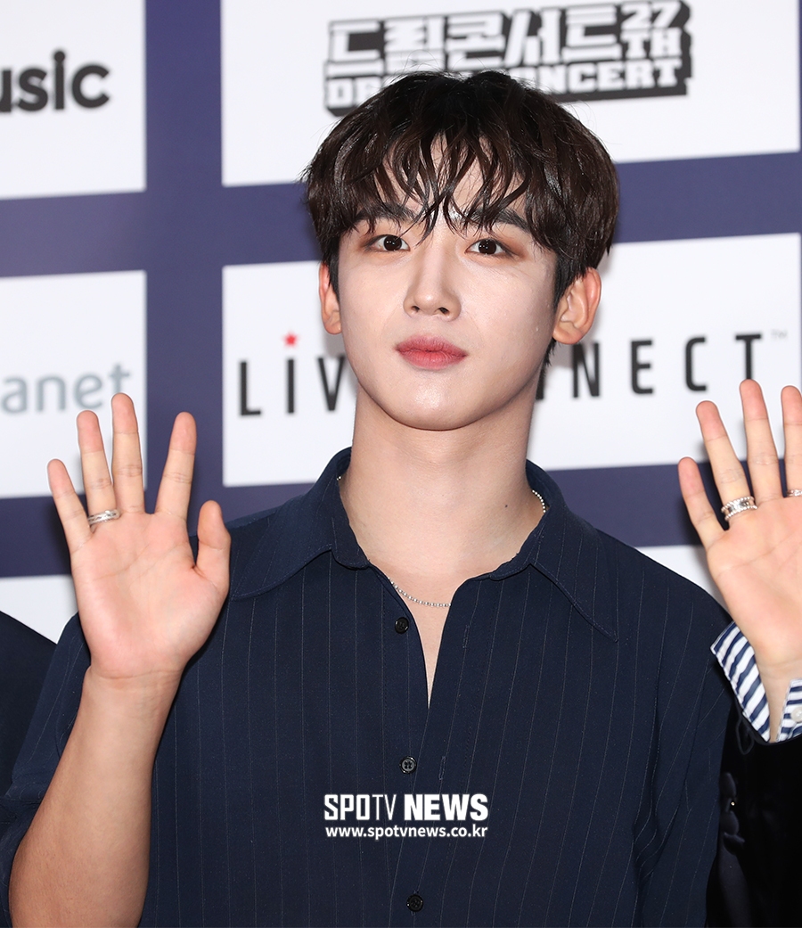 [포토S] 위아이 김요한, 사랑스러운 강아지상