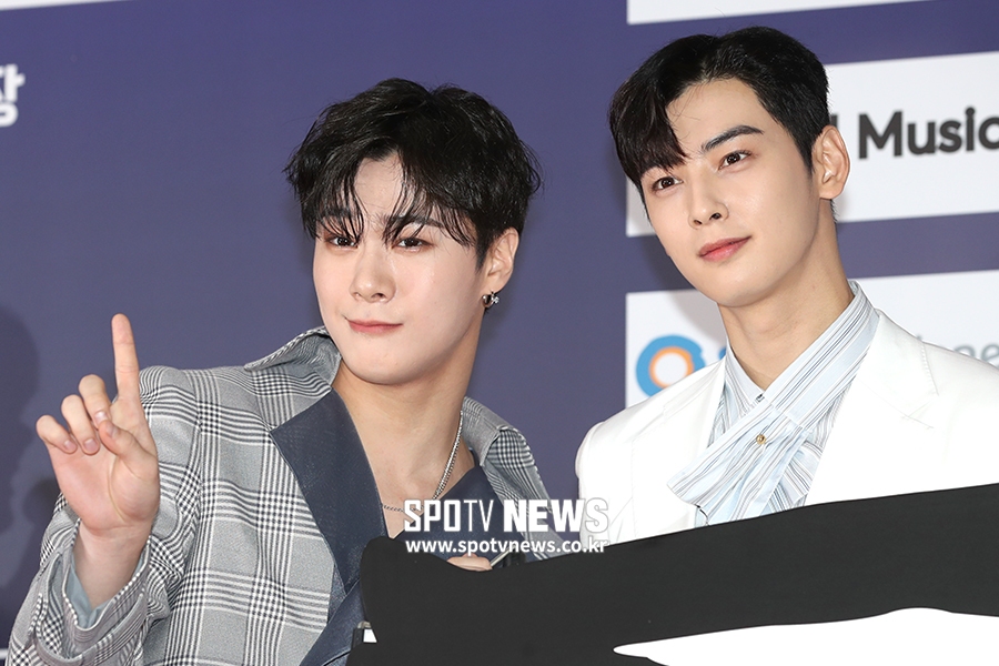 [포토S] 문빈-차은우, 잘생긴 애 옆에 잘생긴 애
