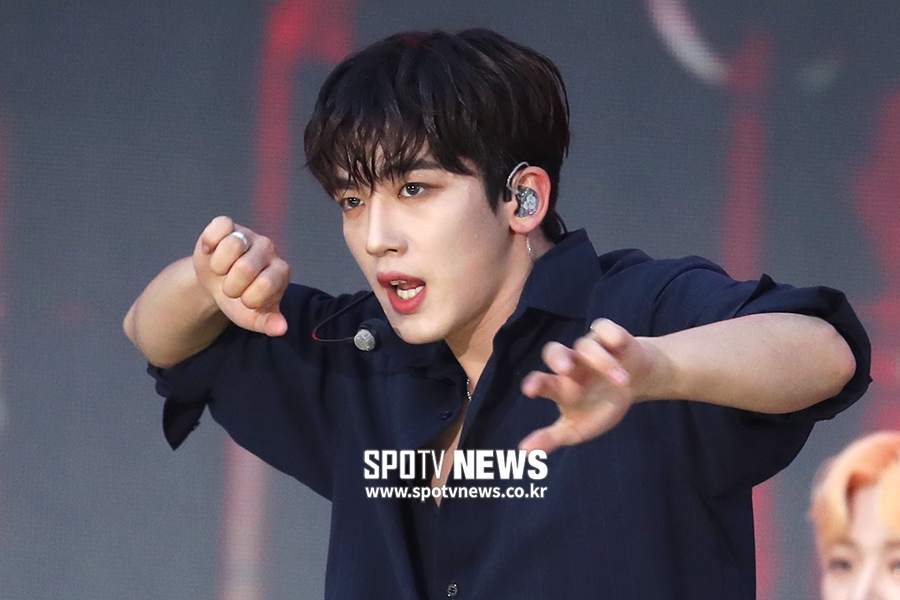 [포토S] 위아이 김요한, 강렬한 섹시미