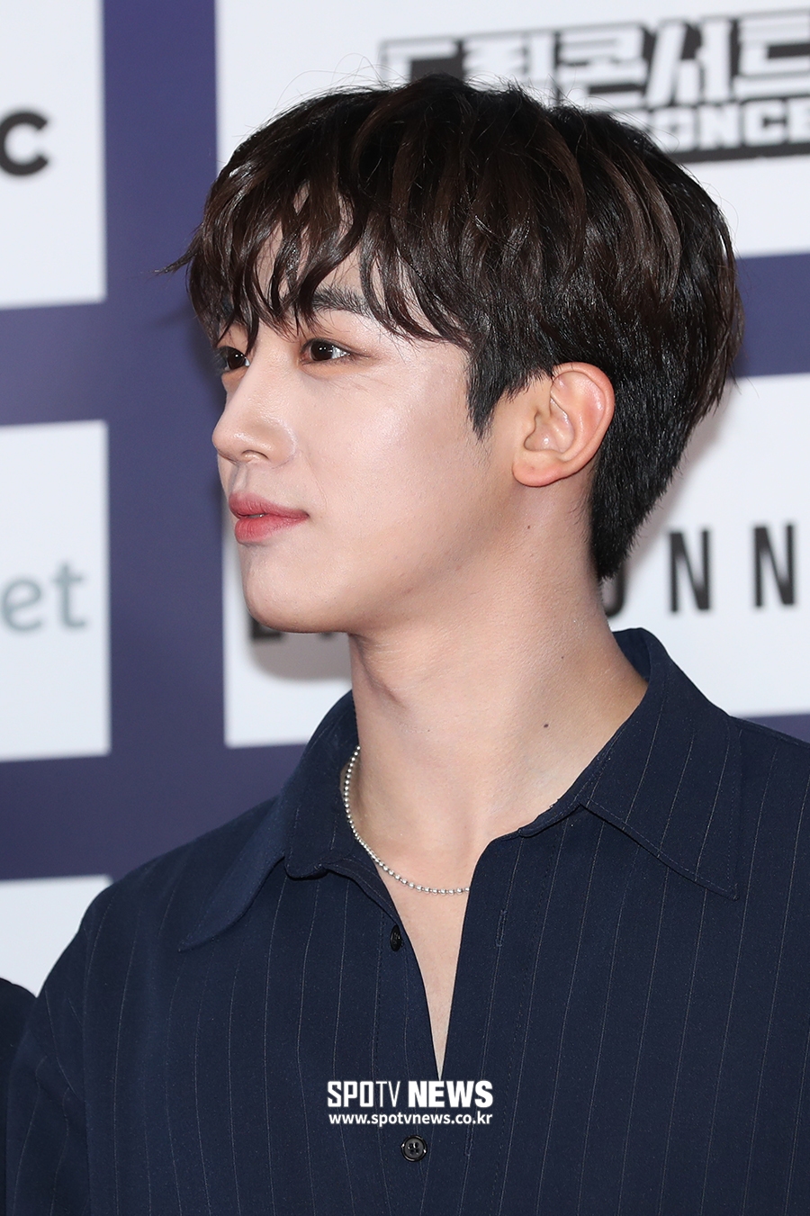 [포토S] 위아이 김요한, 명품 콧날 빛나는 각도