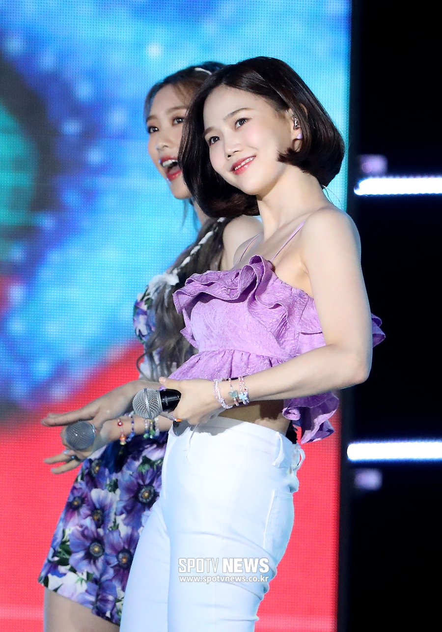 [포토S] 오마이걸 효정, 투명한 피부