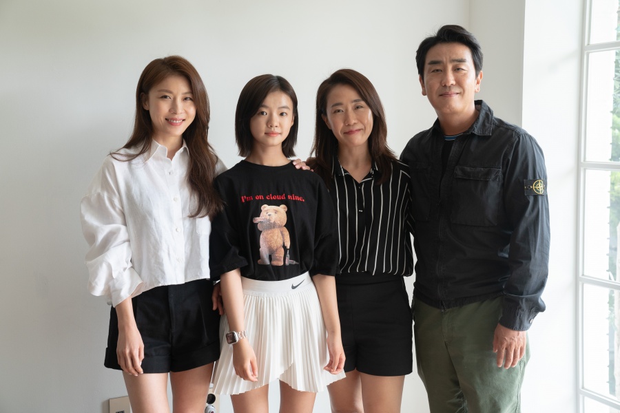 하지원X류승룡, '미쓰백' 감독과 만났다…영화 '비광' 크랭크인