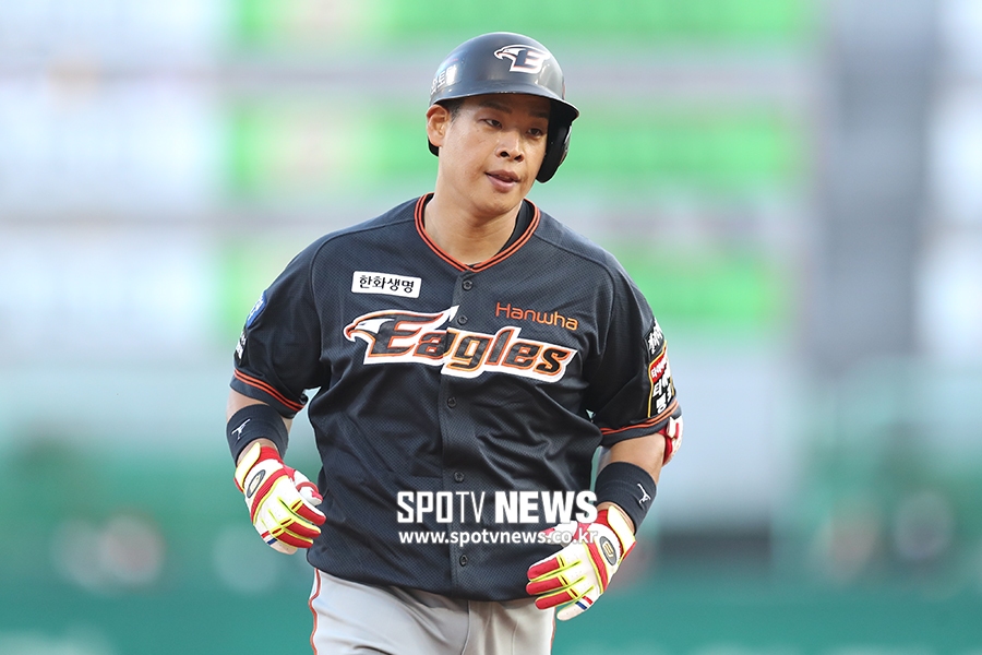 [포토S] 백용환, 한화 백용환으로 첫 홈런 쾅!