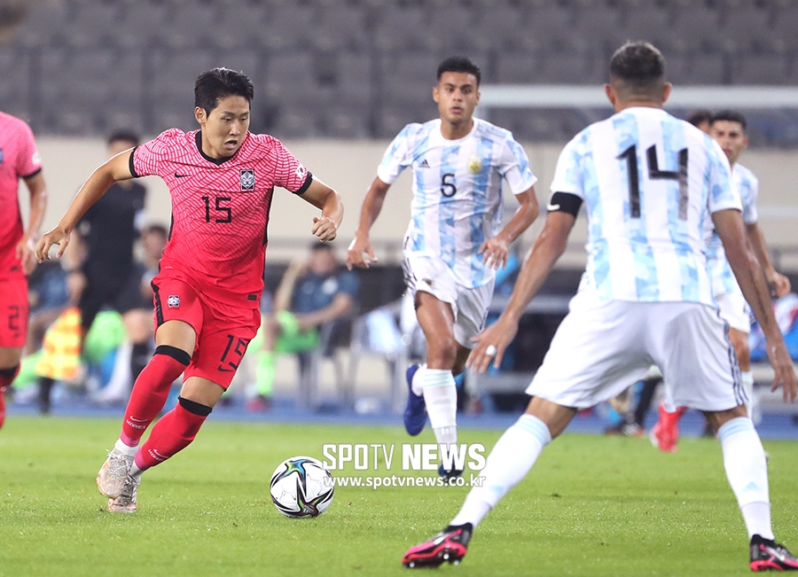 [포토S] 이강인, 후반전 투입