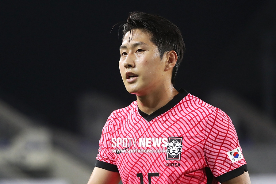 [포토S] 코너킥 준비하는 이강인