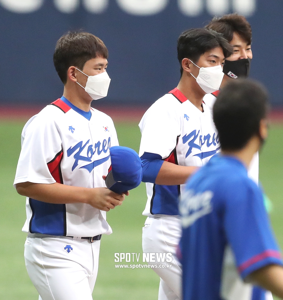 [포토S] '대표팀' 김진욱-이의리, '꼭 붙어서 이동'