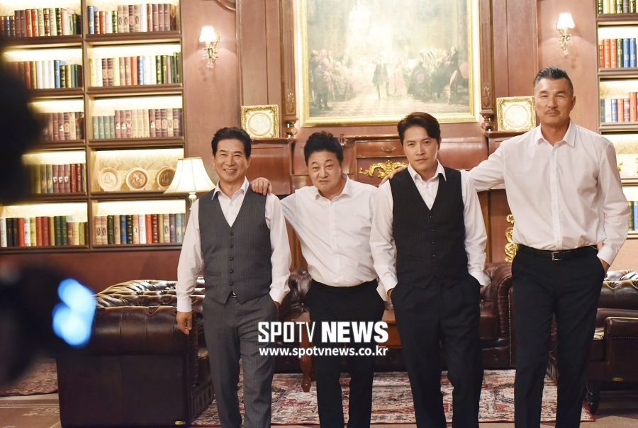 [포토]박영록‧박준규‧안재모‧장세진, '야인이즈백, 맥심 표지 접수하러 왔다'