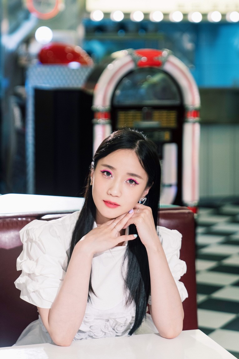 싱어송라이터 모나, 신곡 '피자' 19일 미국시장 공식 발매