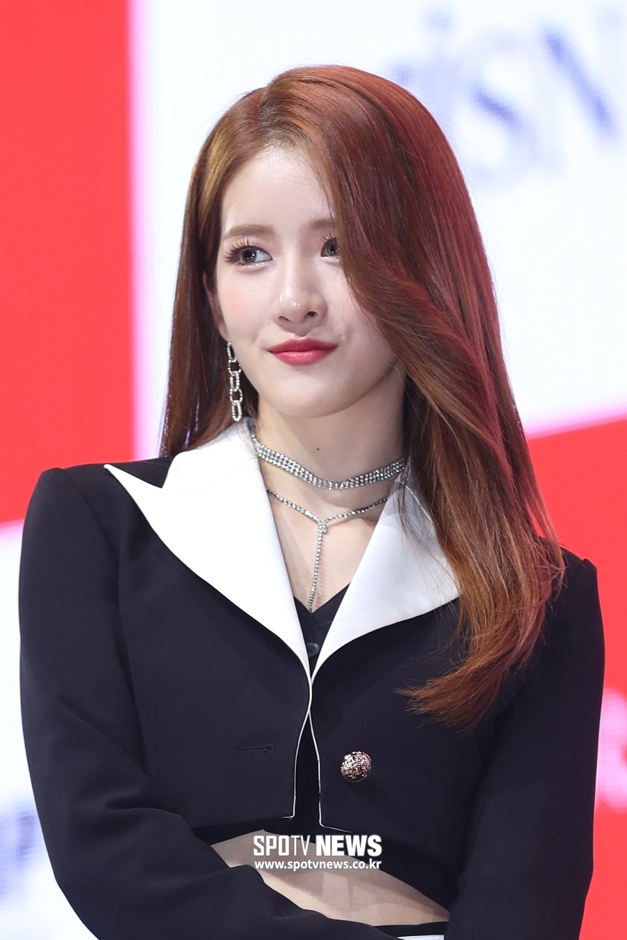 우주소녀 엑시, 하니 확진 여파로 선제적 검사 "당분간 자택 격리"[공식]