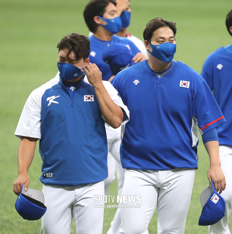 [포토S] 고우석-조상우, '힘들지만 마스크 꼭 써야죠'