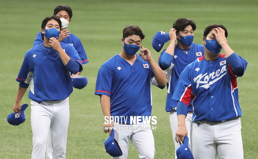 [포토S] 올림픽 야구대표팀, 마스크 꼭 쓰고 훈련