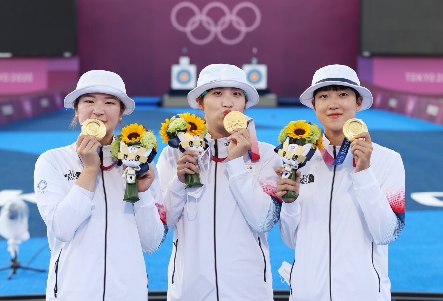 [도쿄올림픽] 김제덕 충격 탈락에도 믿음직한 韓 양궁…전 종목 석권 '이상무'