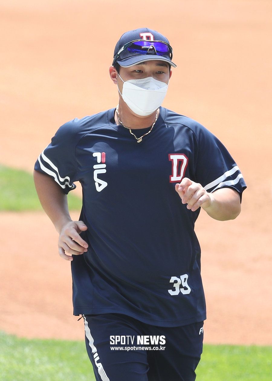 [포토S] 김인태, 뜨거운 날씨에 맹훈련