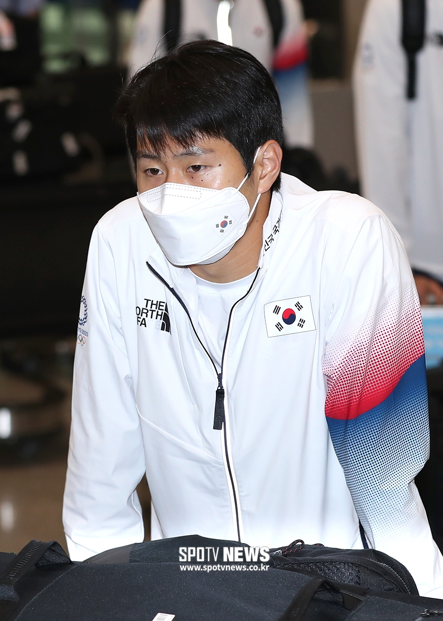 [포토S] 귀국한 이강인, 지친 표정