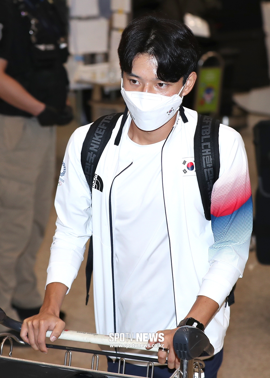 [포토S] 정승원, 무거운 발걸음