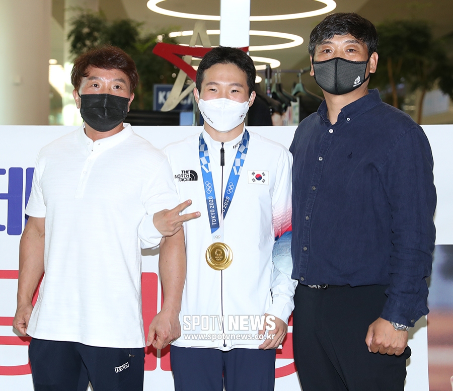 [포토S] '도마 금메달' 신재환, 사랑하는 가족과 함께 찰칵