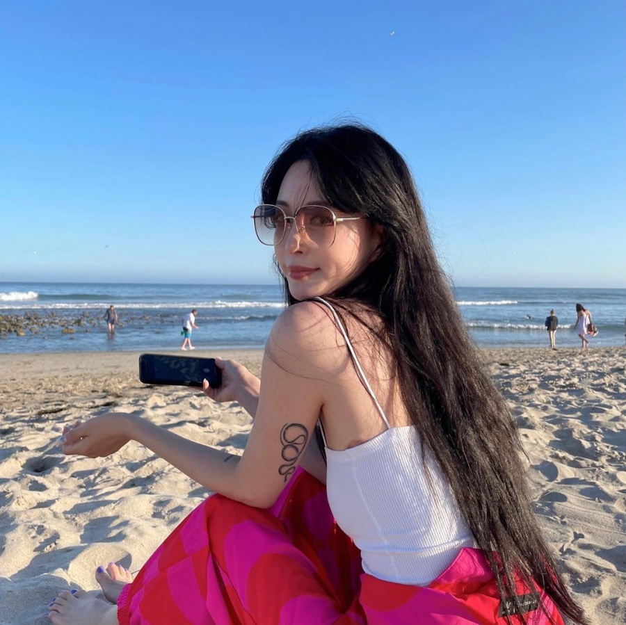 한예슬, 의료사고 흉터 이렇게 컸나…상큼한 민소매 속 검은 흔적