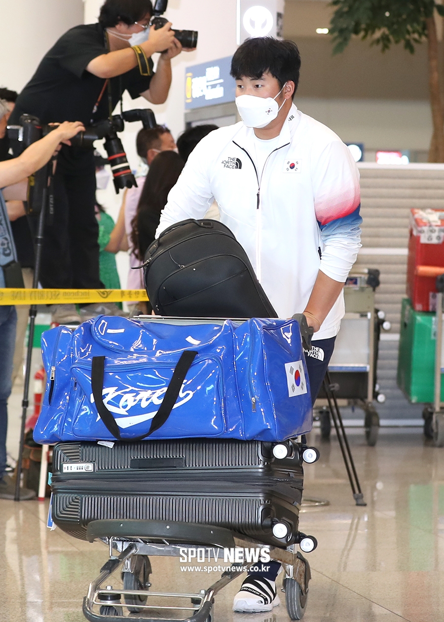 [포토S] 김민우, 첫 올림픽 마치고 귀국