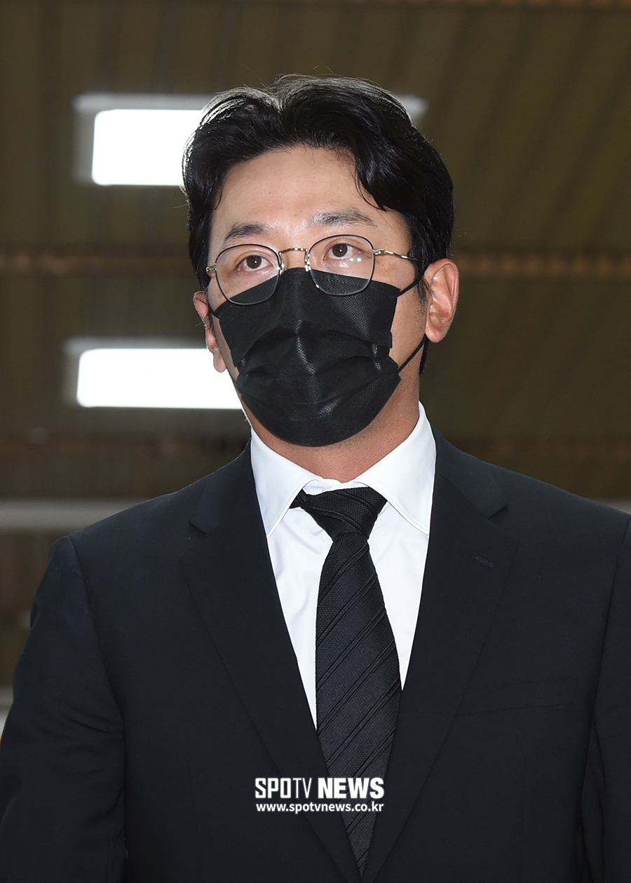 [포토S] '프로포폴 투약 혐의' 하정우, 첫 공판 출석