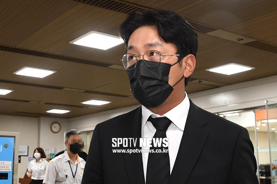[포토S] '프로포폴 투약 혐의' 하정우, 첫 재판 참석
