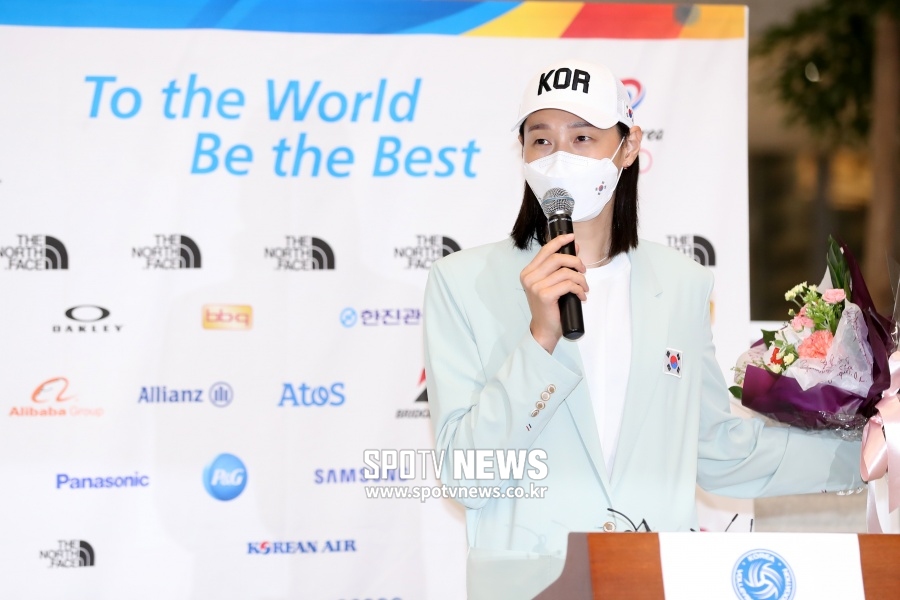 [SPO 직캠] '4강 신화' 김연경 귀국, 팬미팅 현장 방불케 한 공항