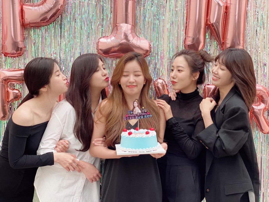 에이핑크, 손나은 없는 10주년 프로필…완전체는 영영 어렵나