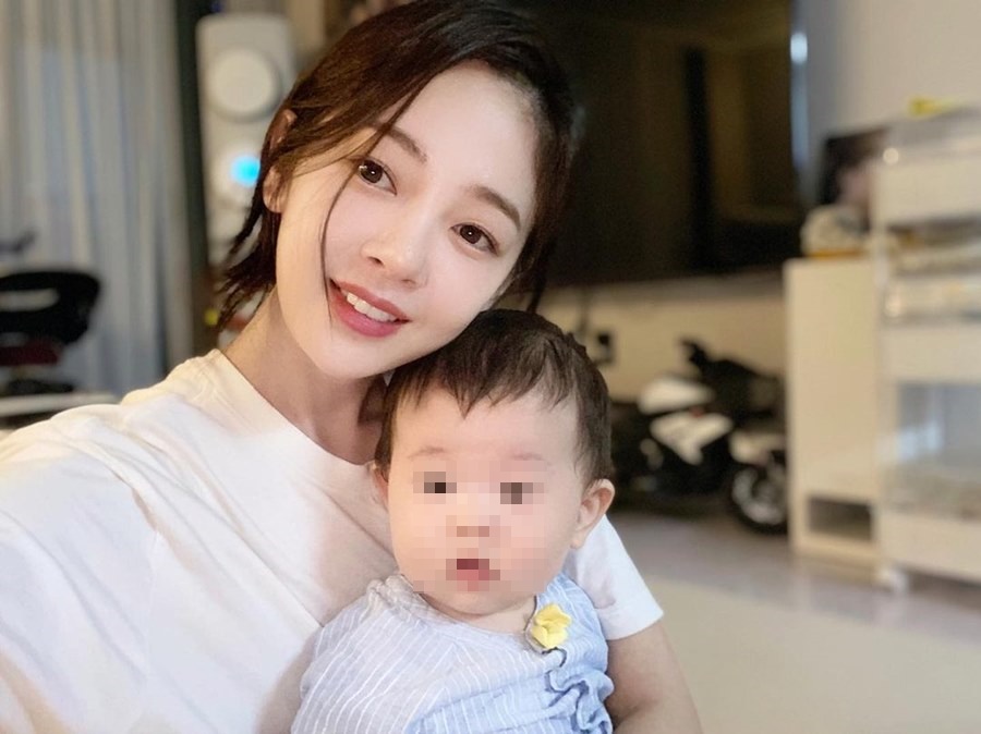 '윤전일♥' 김보미, 출산 넉달만에 17kg 빼더니 소녀같아…아들과 남매인줄