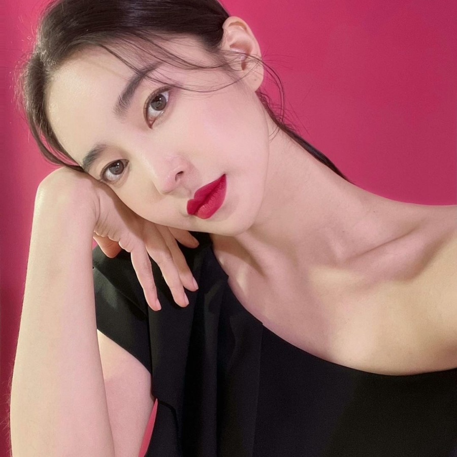 '이상해 아들♥' 김윤지, 결혼 앞두고 쇄골자랑…프러포즈 못 받아도 행복