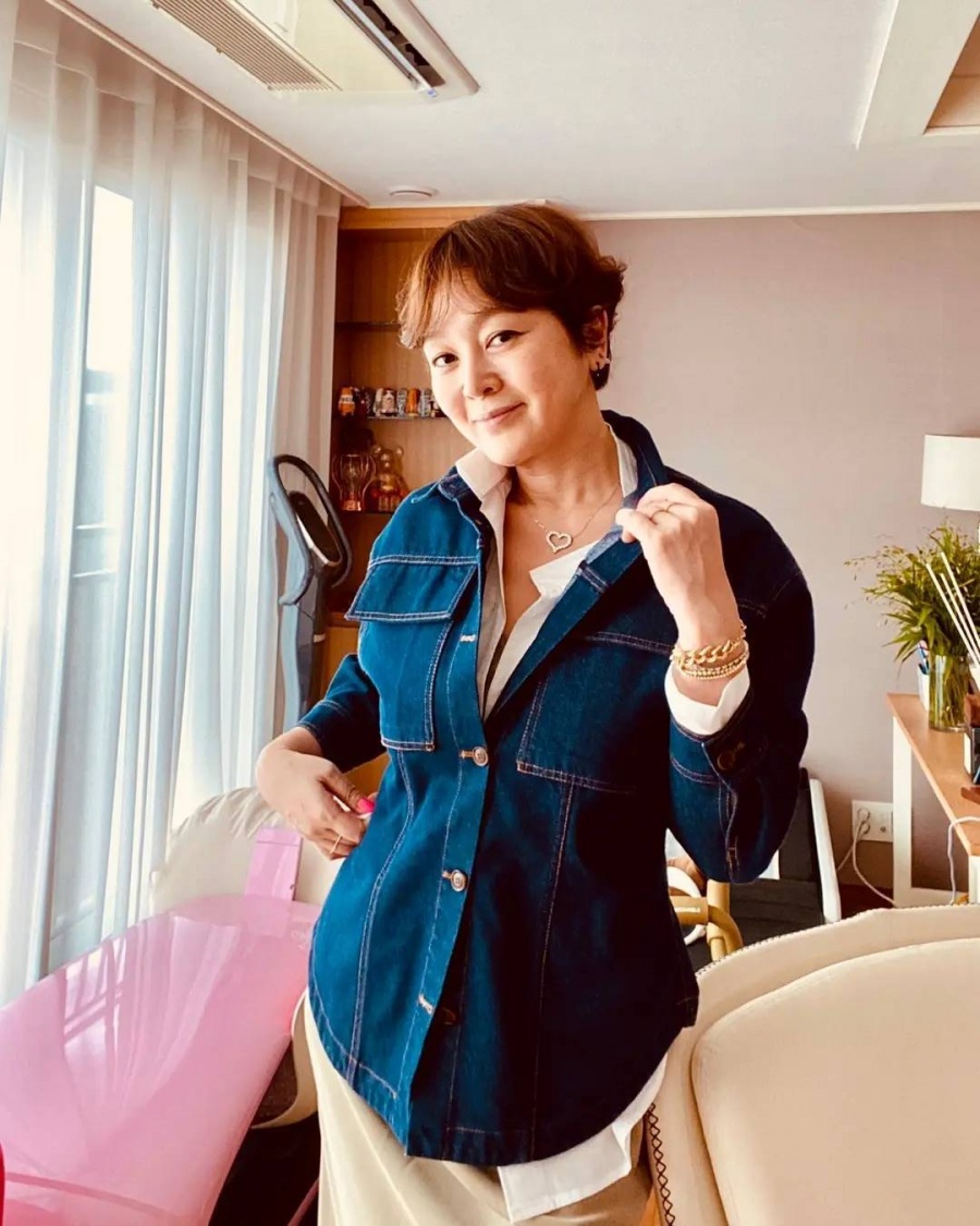 '-9kg' 이승연, 백신 접종 후 방구석 런웨이…"후유증보다 무서운 식곤증"