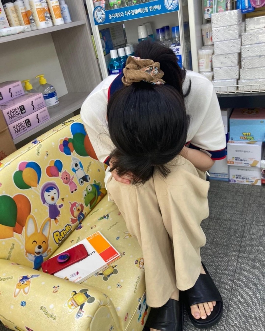 권민아, AOA 저격 1년만에 방송 복귀…고개 푹 속이고 "솔직한 제모습"