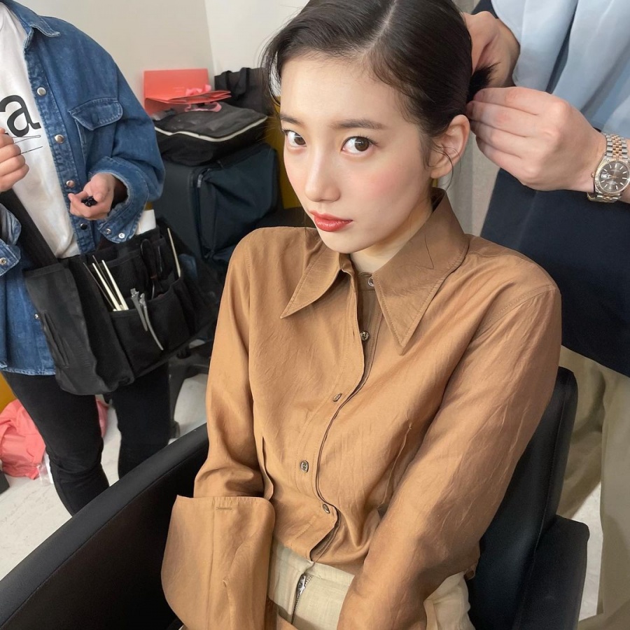 이래서 수지, 수지 하는구나…머리 묶으니 얼굴이 또 달라보이네