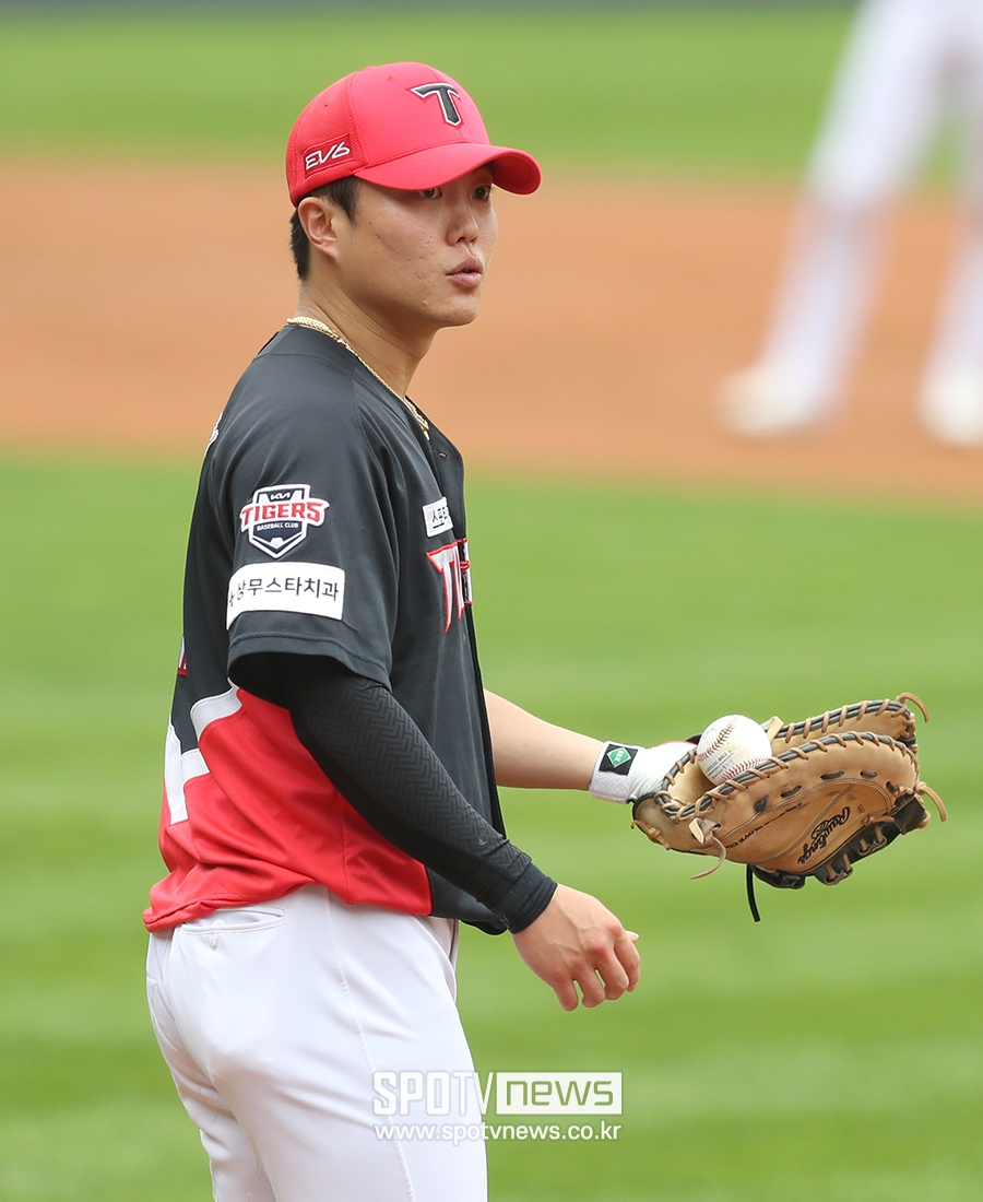 [포토S] 류지혁, '제가 먼저 잡고 있었는데요?'