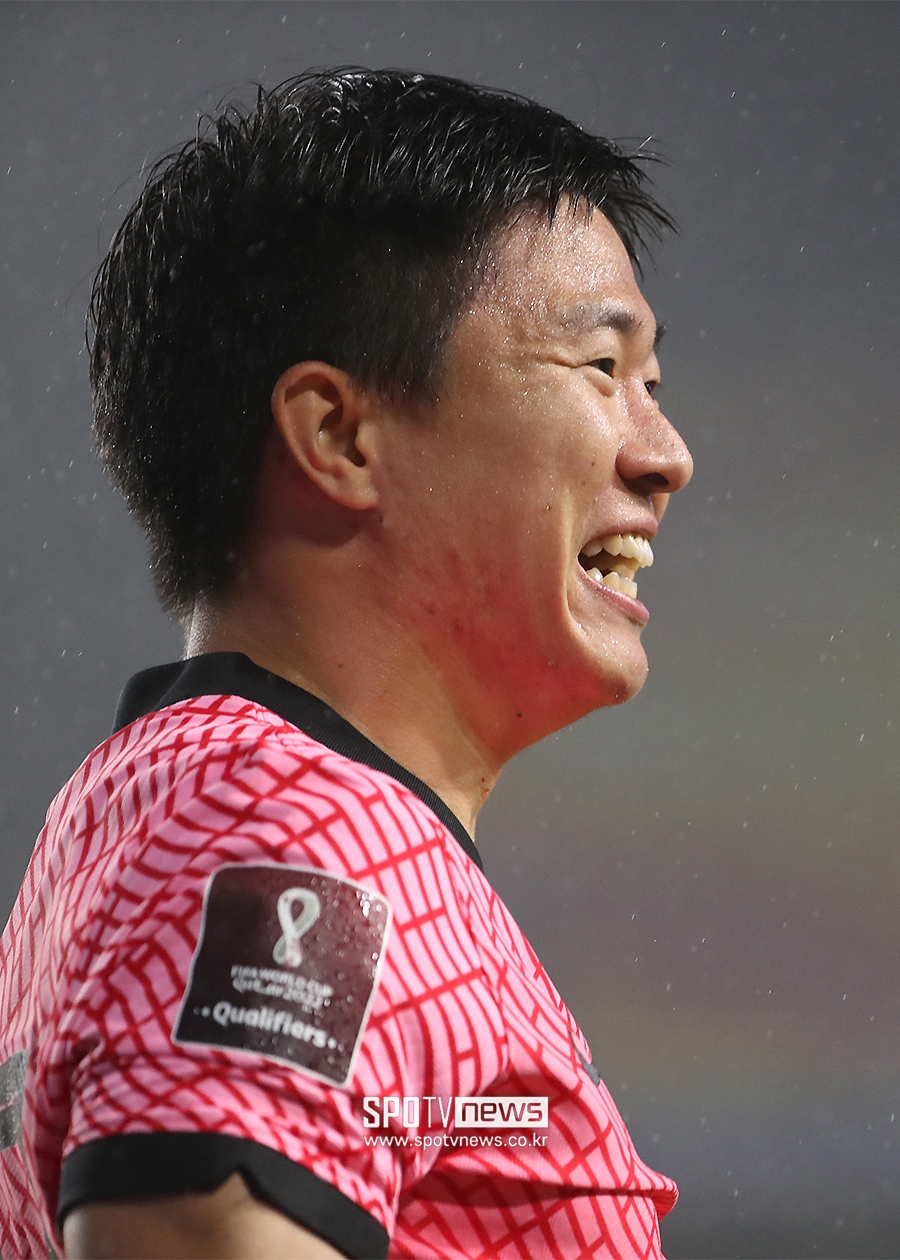 [포토S] 미소 짓는 권창훈, 선취골의 주인공