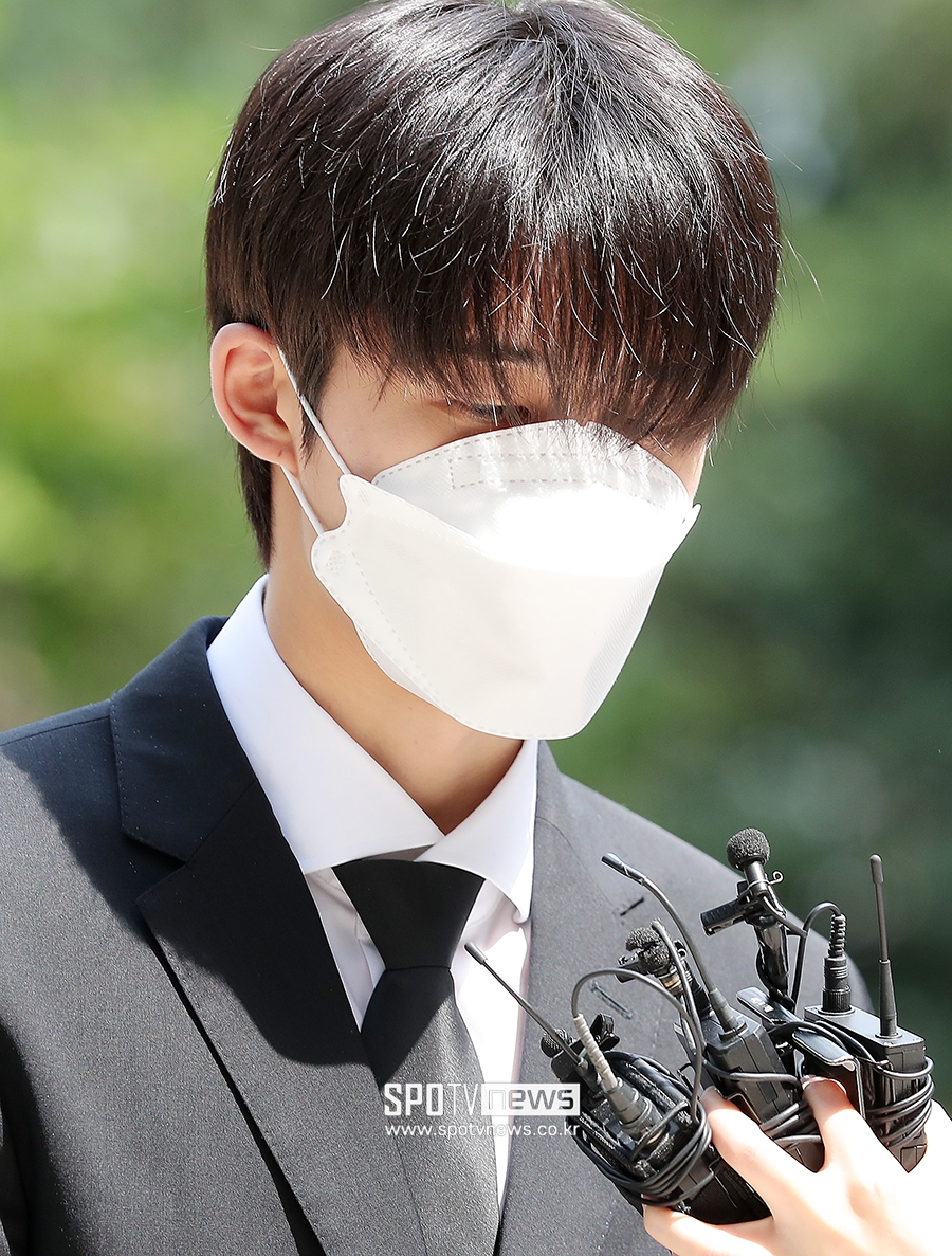 [포토S] 법정 들어서는 비아이