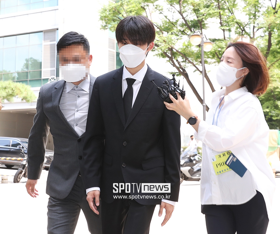 [포토S] 서울중앙지법 들어서는 비아이