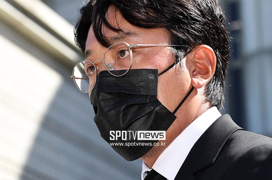 [포토S] 법원 나서는 하정우
