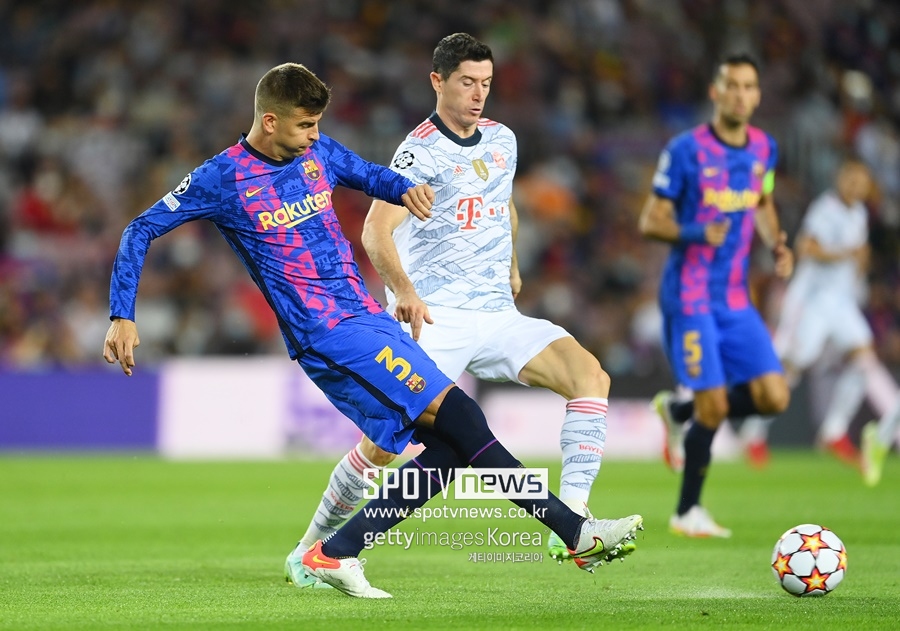 [UCL REVIEW] '레반도프스키 2골' 뮌헨, 바르셀로나 3-0 완파