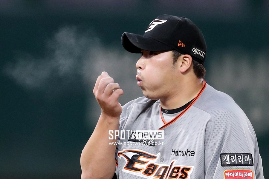 [포토S] 김민우, '밀어내기 볼넷이라니'