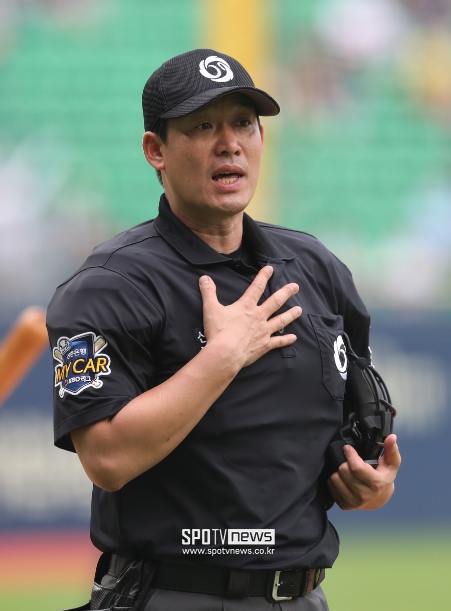 [SPO고척] 고척 3루심 '건강상 이유' 김준희→강광회 교체 "어지럼증"