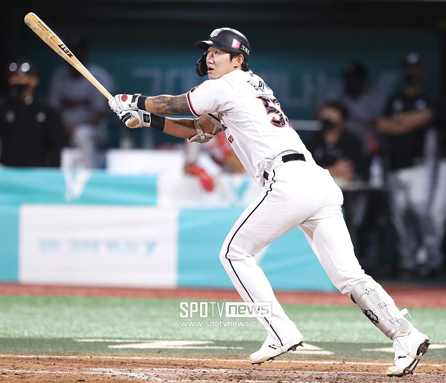 [포토S] 김민혁, 2타점 동점 적시타!
