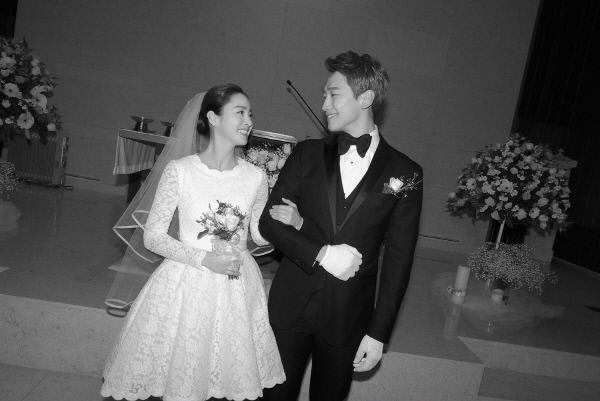 [그날, 오늘]김태희♥비, 둘째 얻었다…이수♥린, 비공개 웨딩마치