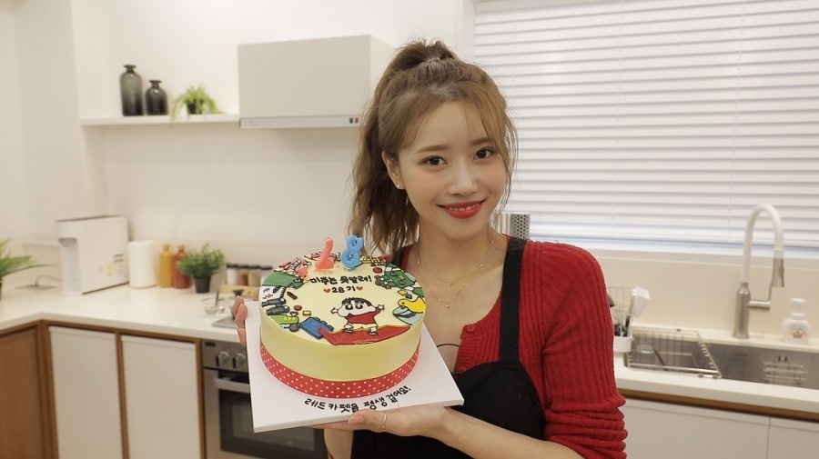 러블리즈 이미주, '런웨이2'와 함께한 28번째 생일…'대세 예능돌' 미모가 이 정도