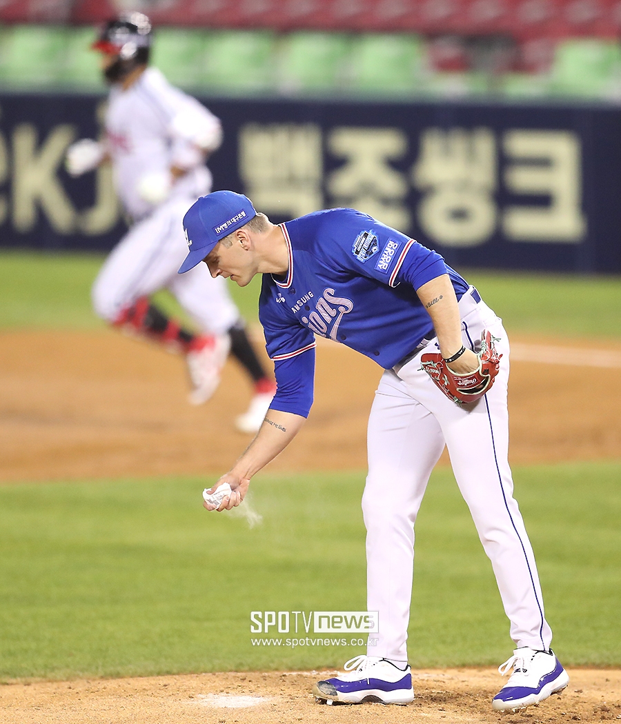 [포토S] 유강남에게 스리런 허용한 뷰캐넌