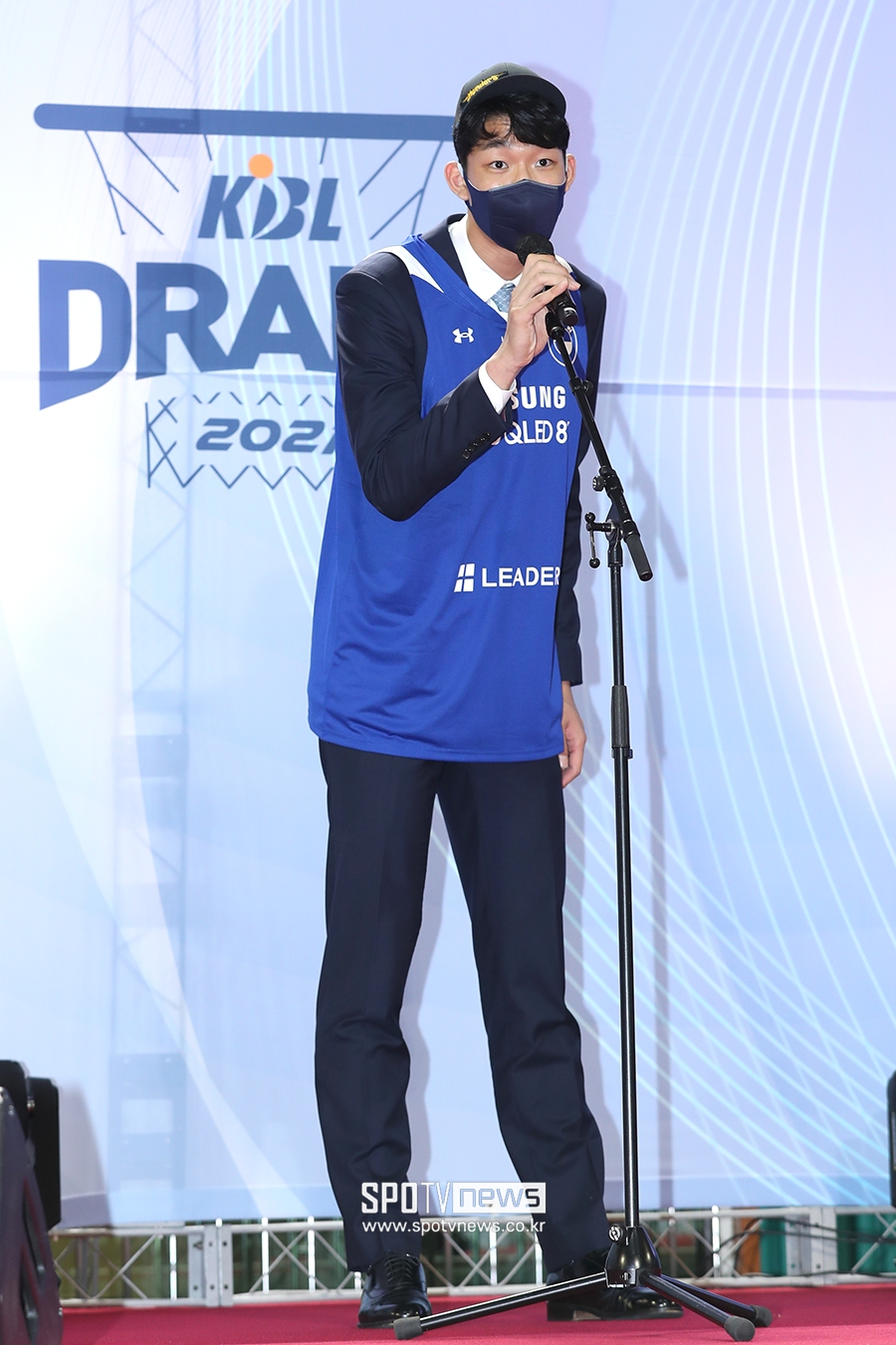 [포토S] 최장신 이원석, 전체 1순위로 서울 삼성 입단